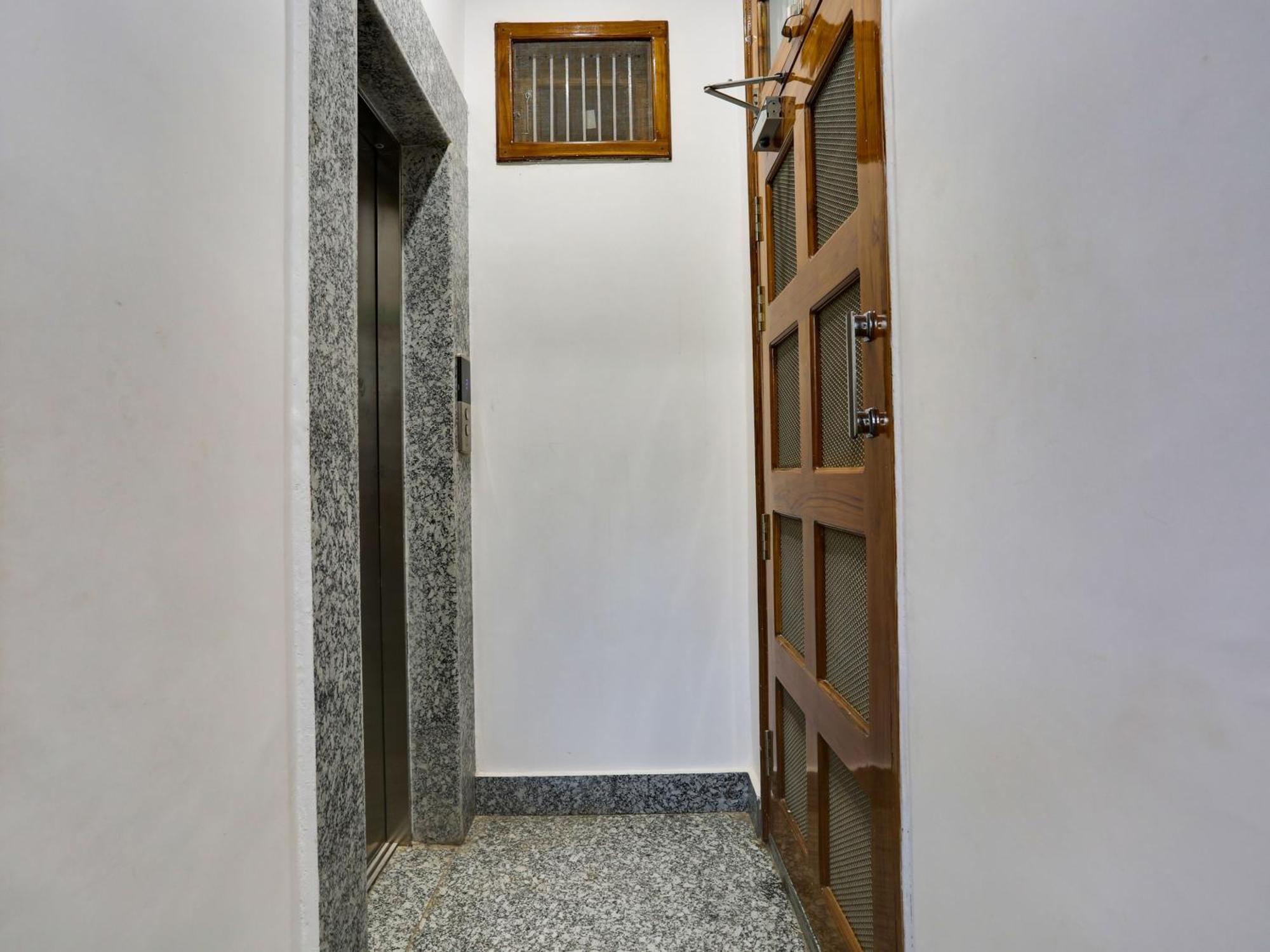 Collection O Sagar Inn Гургаон Экстерьер фото
